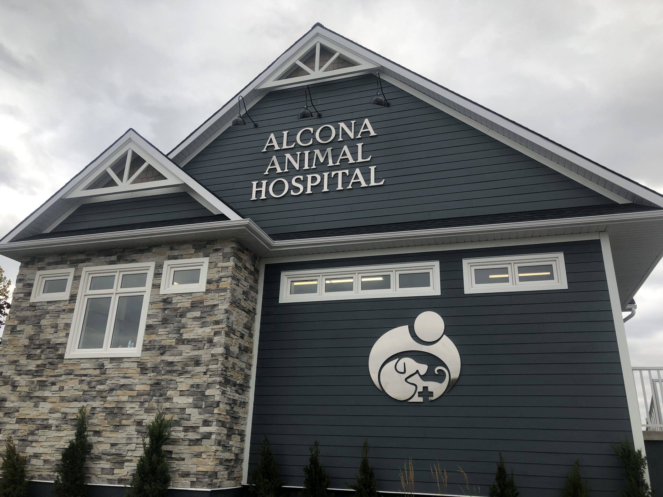 Storefront sign printing and design in Barrie, Ontario